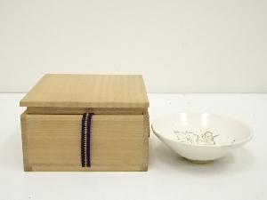 白釉花図茶碗（保護箱）